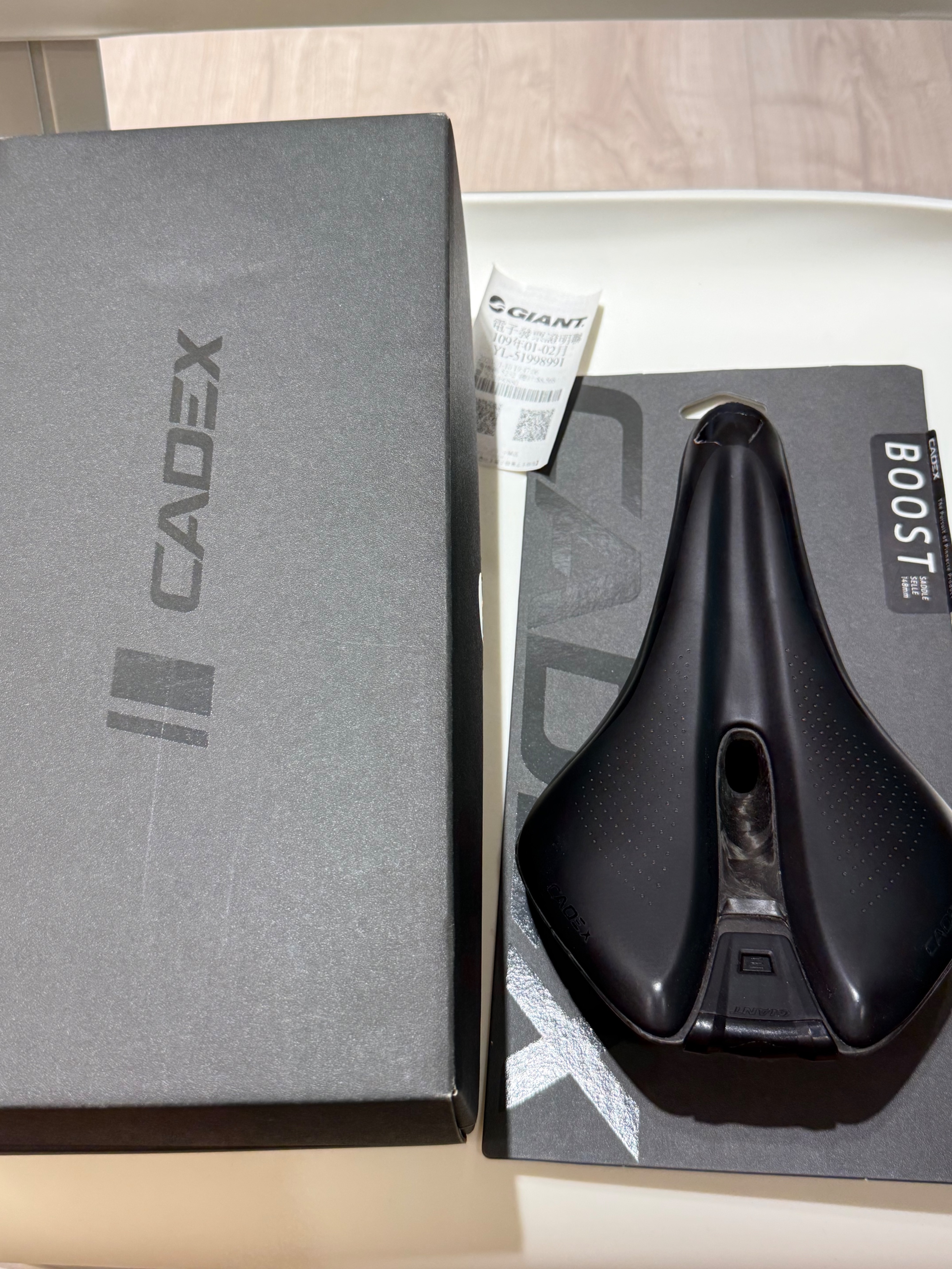 Cadex Boost 座墊 碳纖維 含尾燈