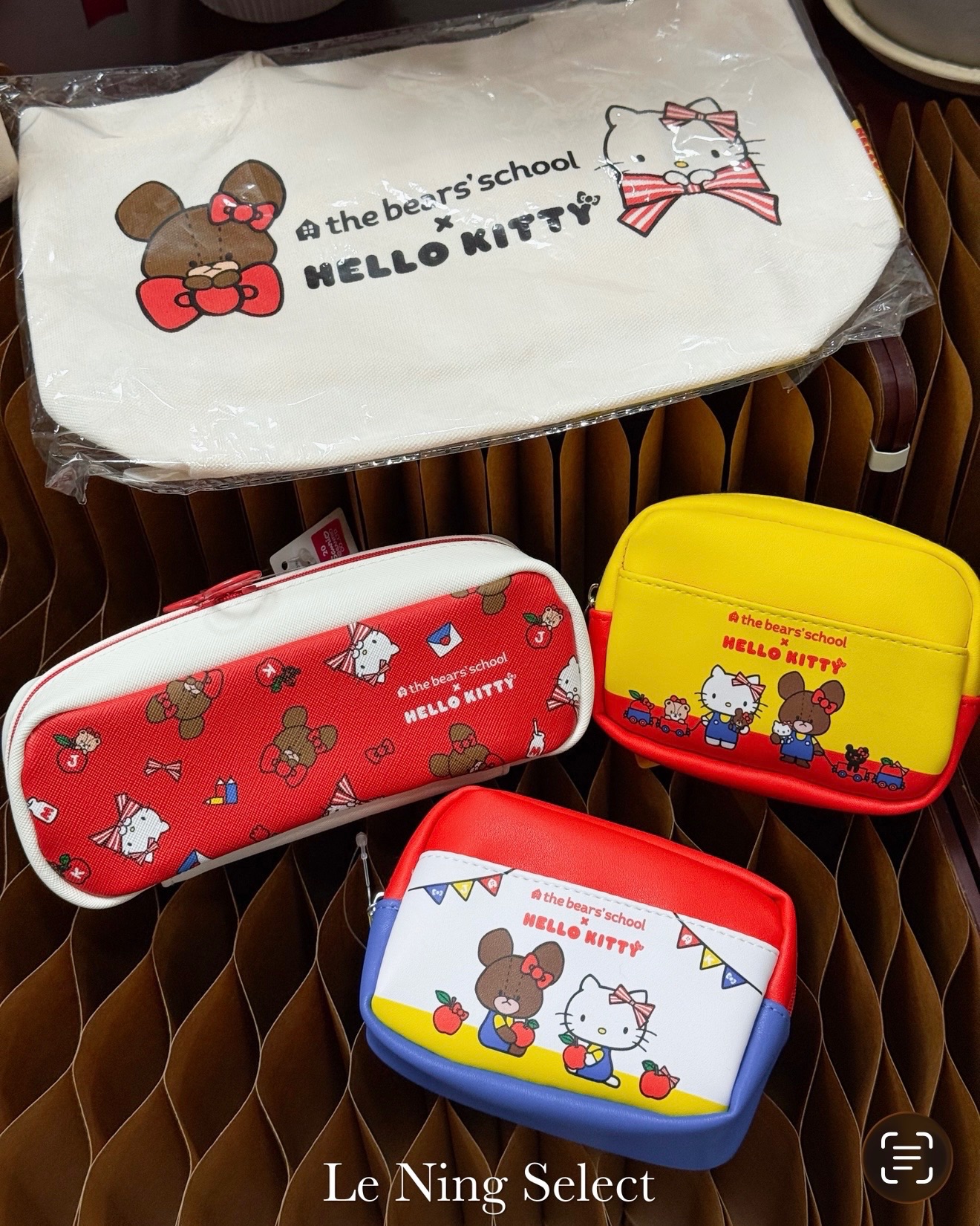 Kitty x小熊學校快閃店聯名商品