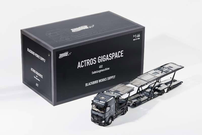 Shadow Pro 1/64 Mercedes-Benz Actros 一拖八轎運車