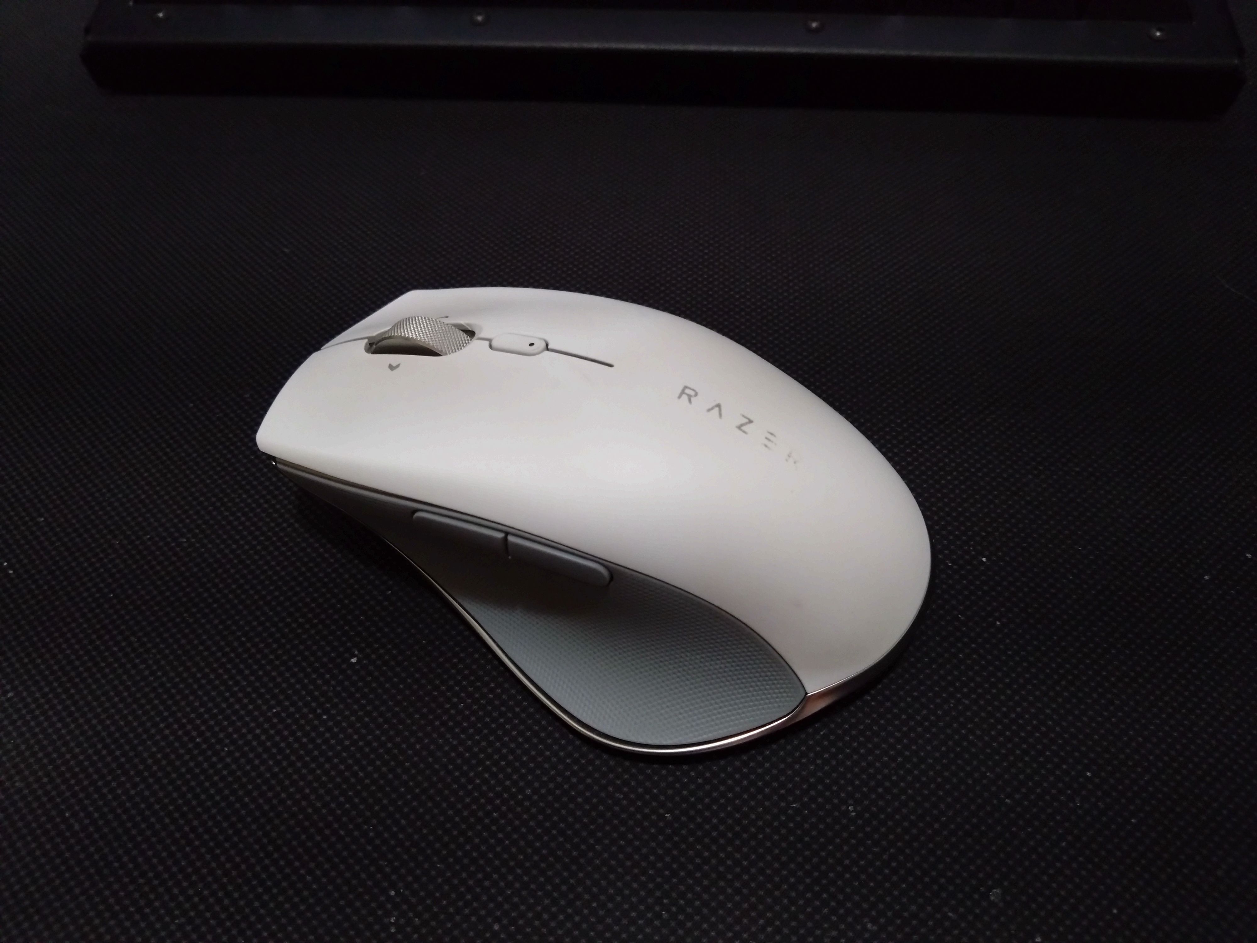 Razer Pro Click 雙模無線滑鼠