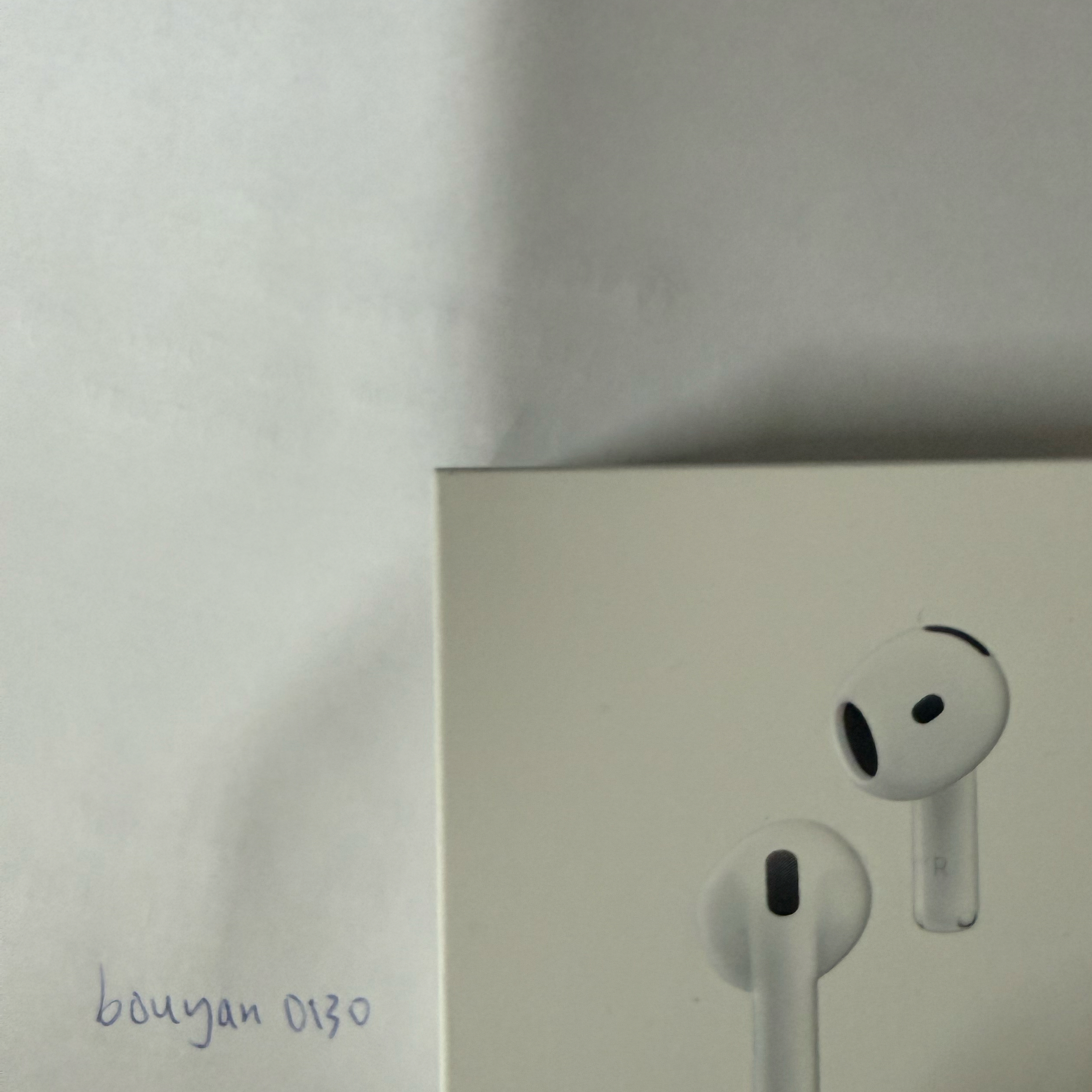 AirPods 4 主動降噪