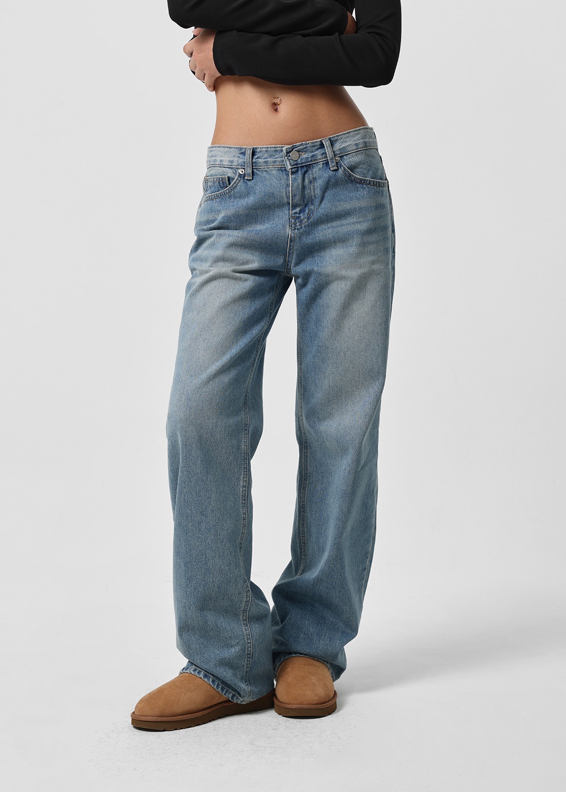 060/BLACKUP LOW STRAIGHT JEANS 060