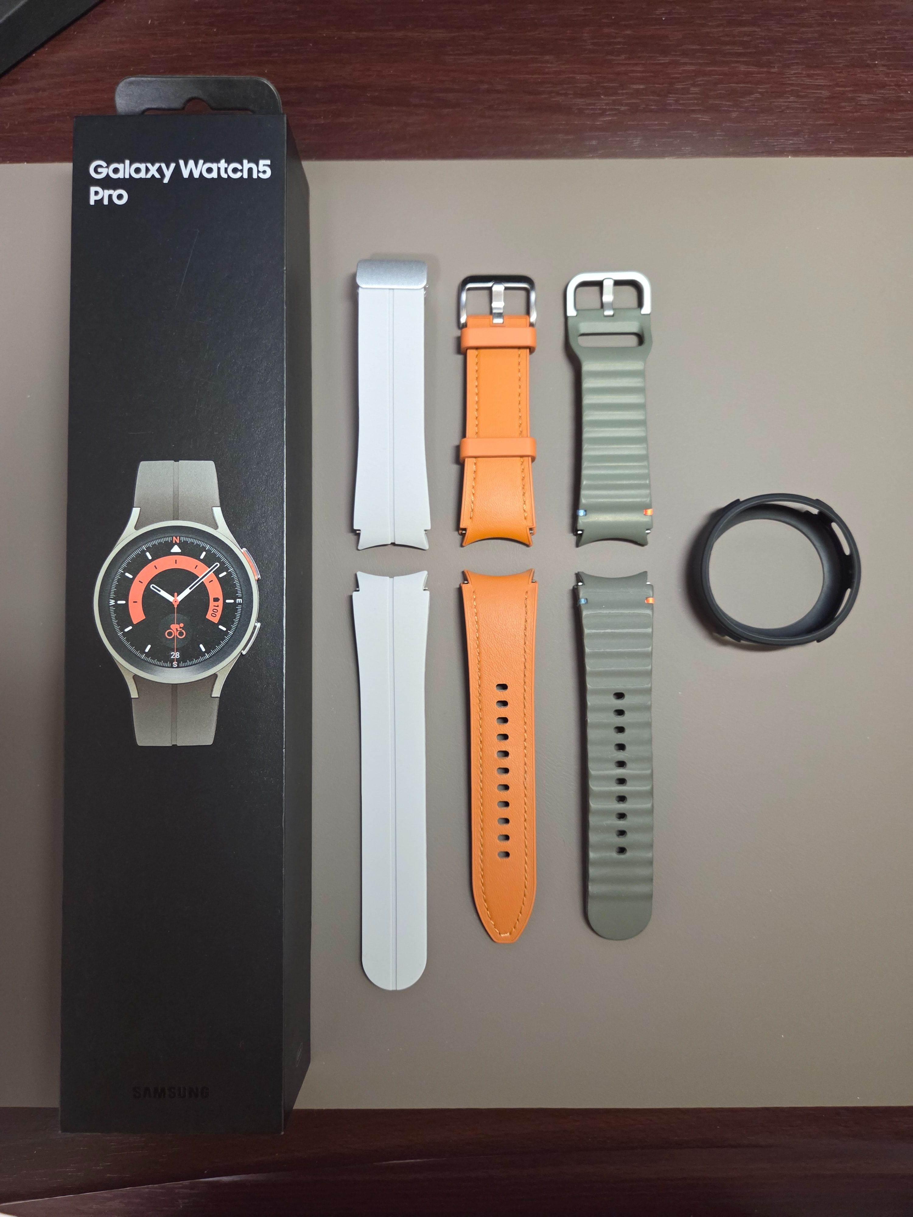 二手 Samsung Galaxy Watch5 Pro 45mm 鈦晶灰 R920 藍牙版