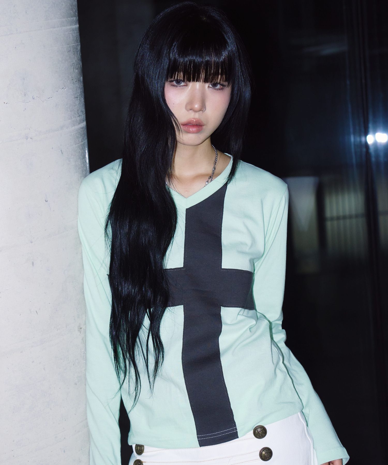 언타이틀 빈티지 아플리케 브이넥 롱슬리브 UNTITLED VINTAGE APPLIQUE V NECK LONG