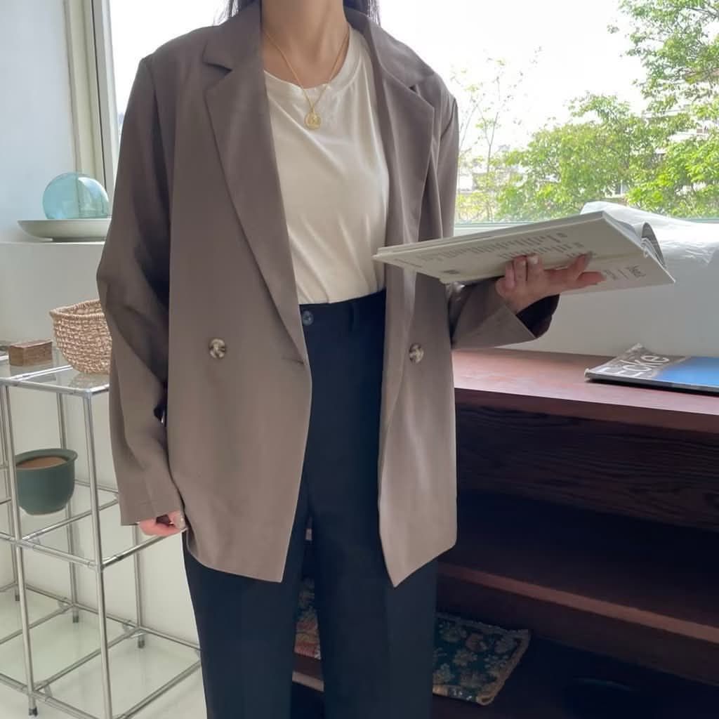 灰棕色西裝外套
