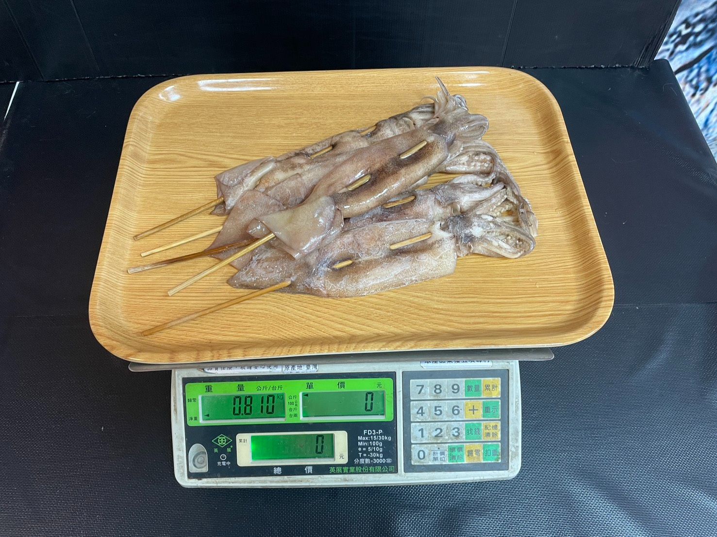 【天天來海鮮】台灣美味魷魚串／1隻 130~160g／1包 5隻 800g±5%