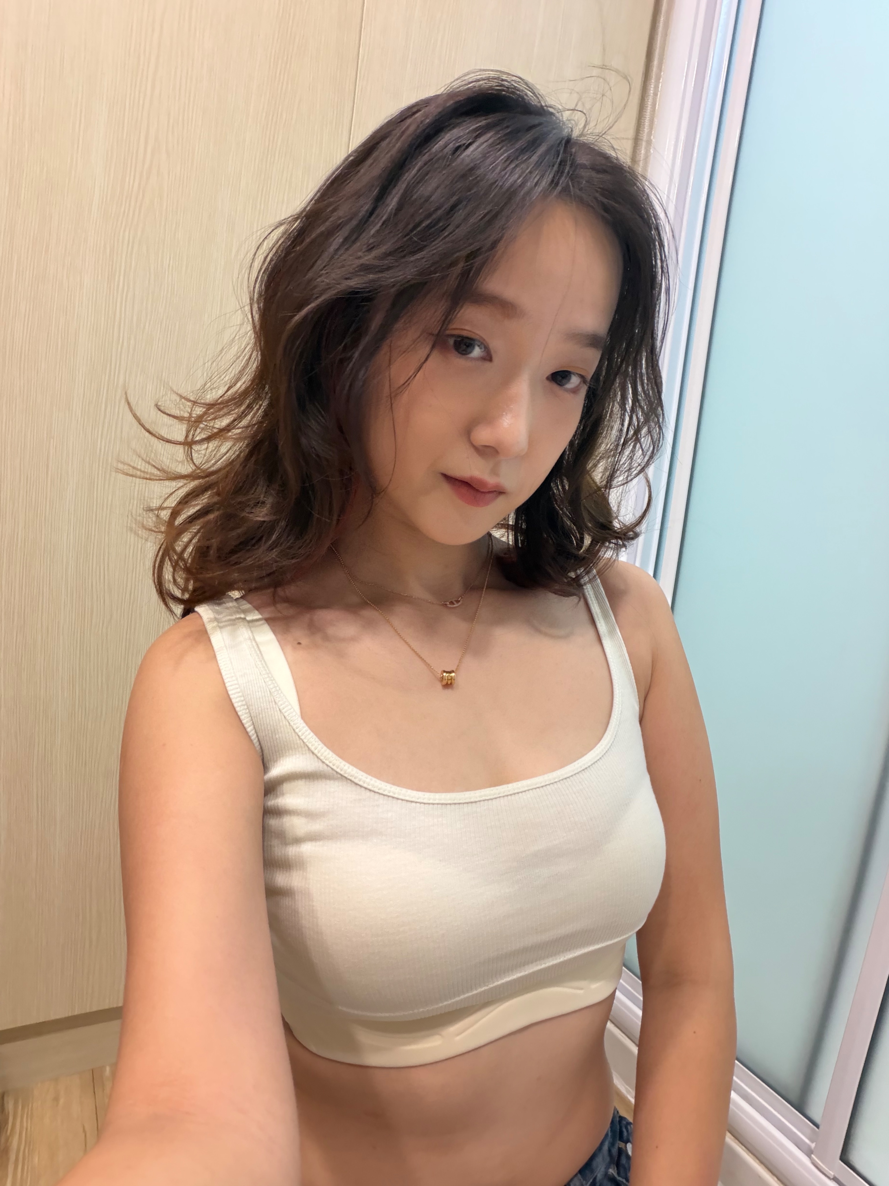 白色上衣