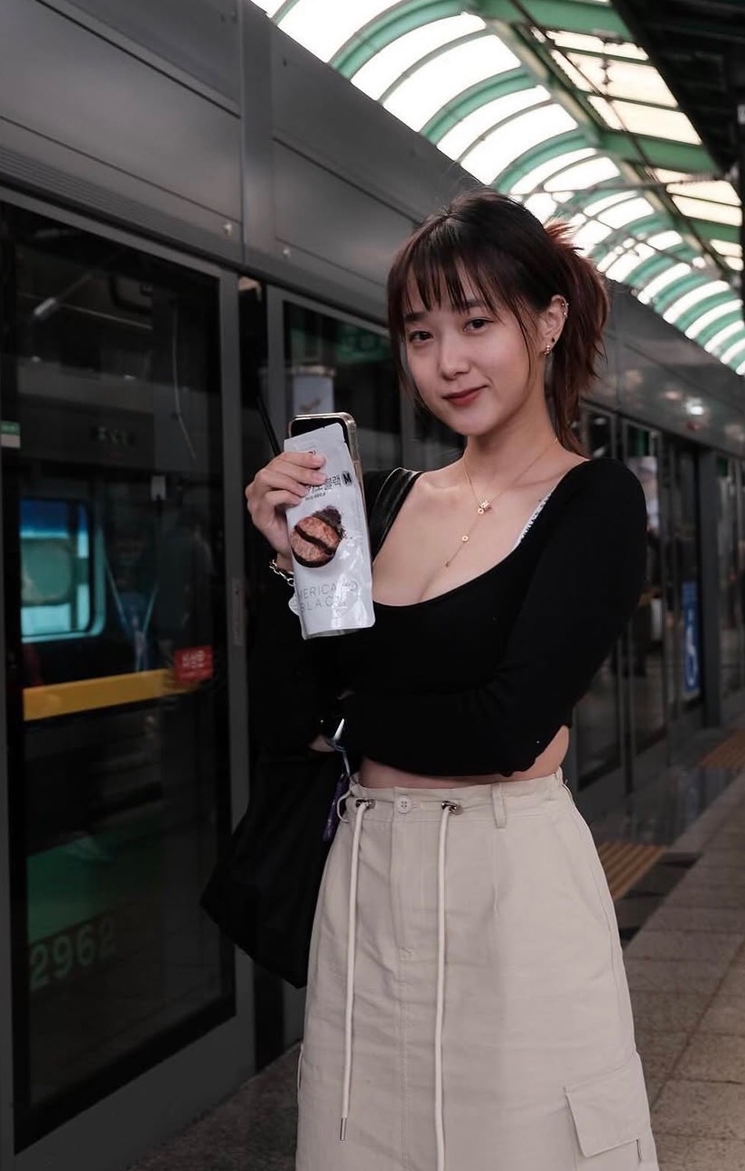 zara 短上衣