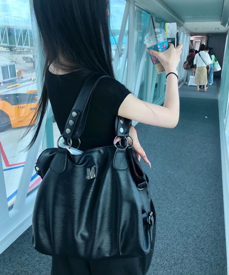 LUMA METAL LOGO LEATHER CROSS SHOULDER BAG UNISEX 루마 메탈 로고 레