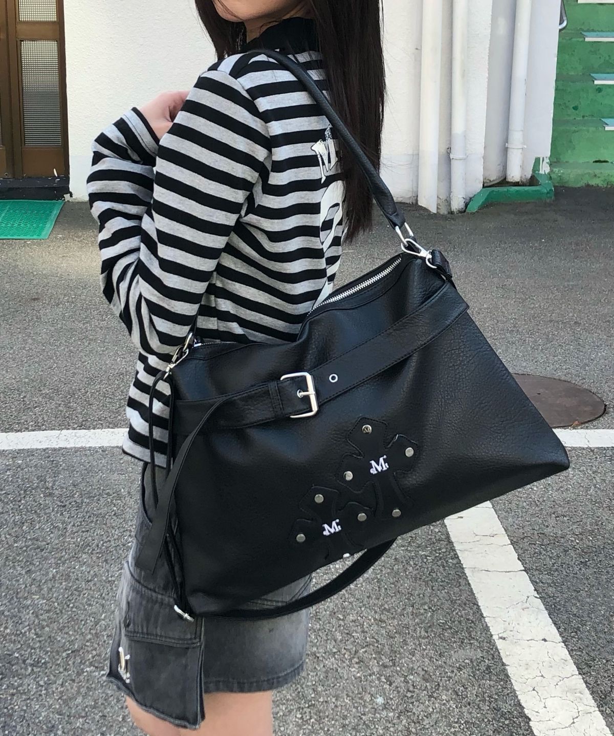 RAZ CROSS LEATHER BELTED SHOULDER BAG UNISEX 라즈 크로스 레더 벨티드 숄