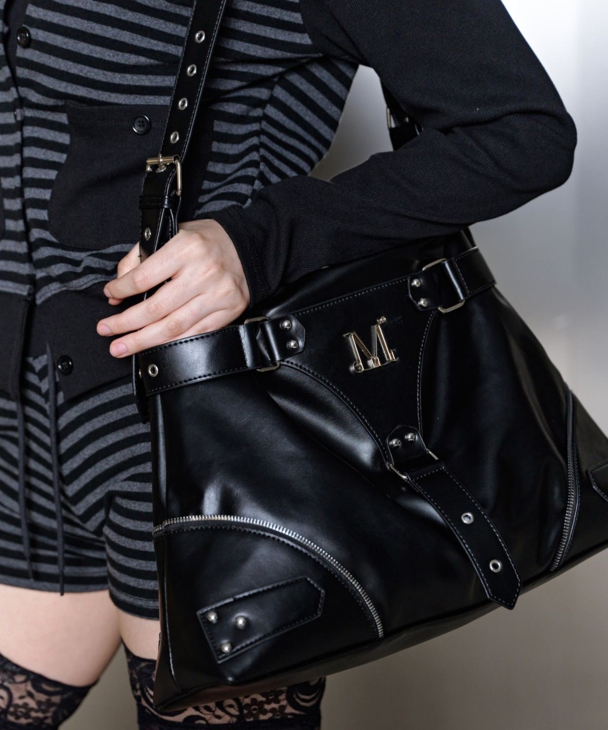 NIV ZIPPER POINT BELTED LEATHER SHOULDER BAG UNISEX 니브 지퍼 포인