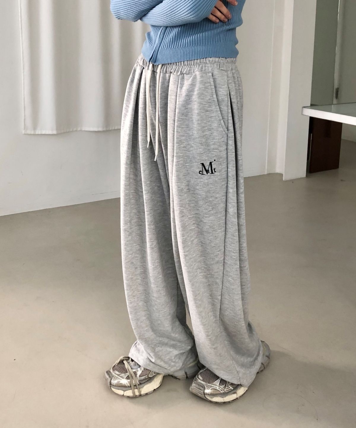 SIGNATURE FOUR PINTUCK WIDE SWEAT PANTS （2COLOR） 시그니처 4 핀턱 와