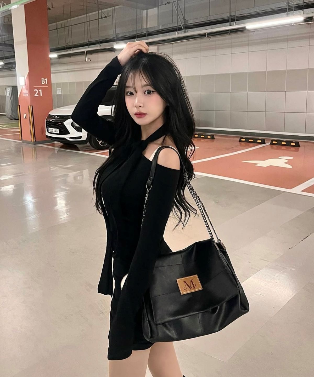INFINITY LEATHER CHAIN SHOULDER BAG （UNISEX） 인피니티 레더 클립 체인 숄