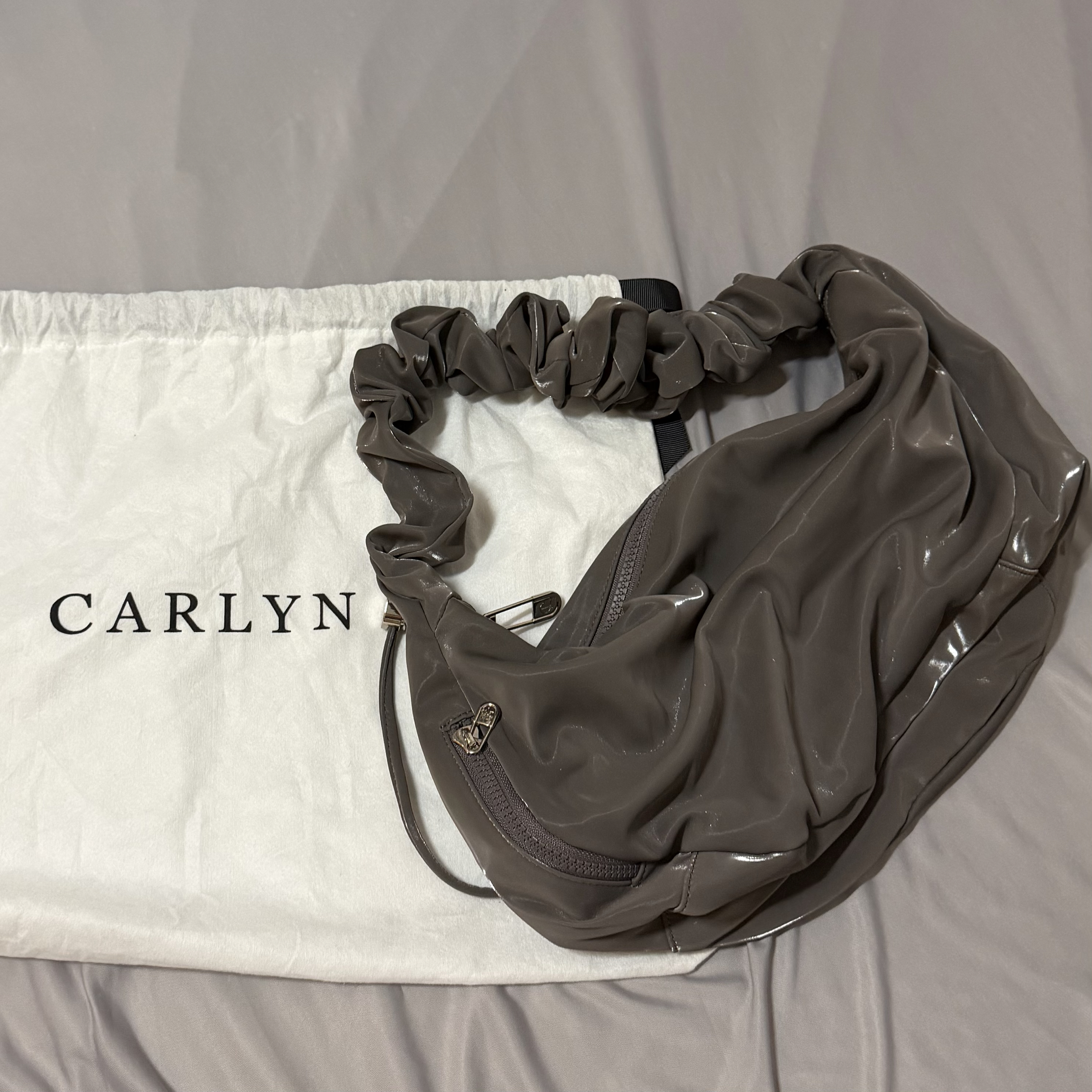Carlyn Babe M 亮灰色