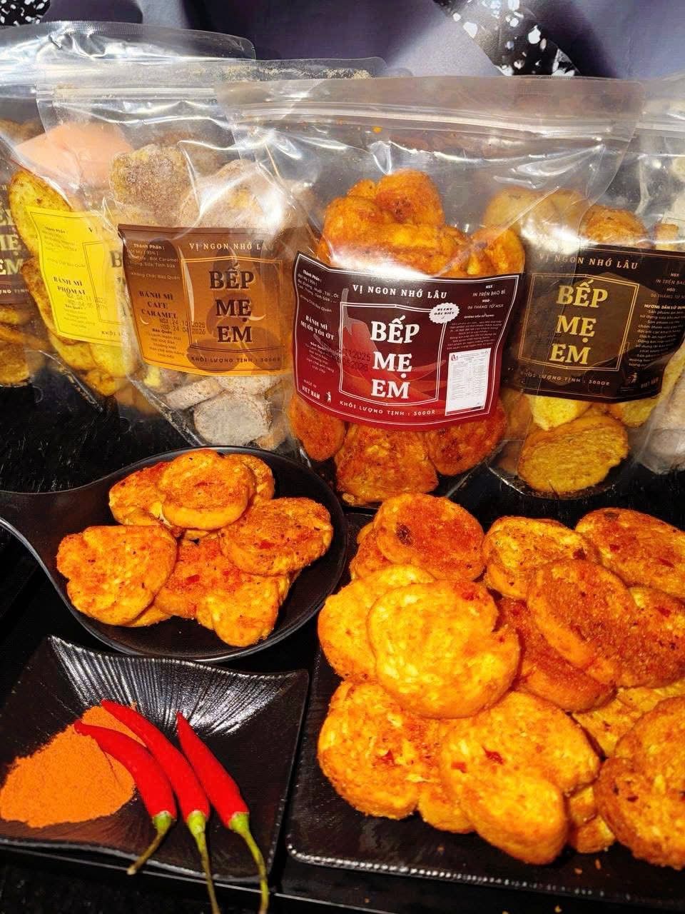 辣味烤麵包 bánh mỳ tỏi ớt