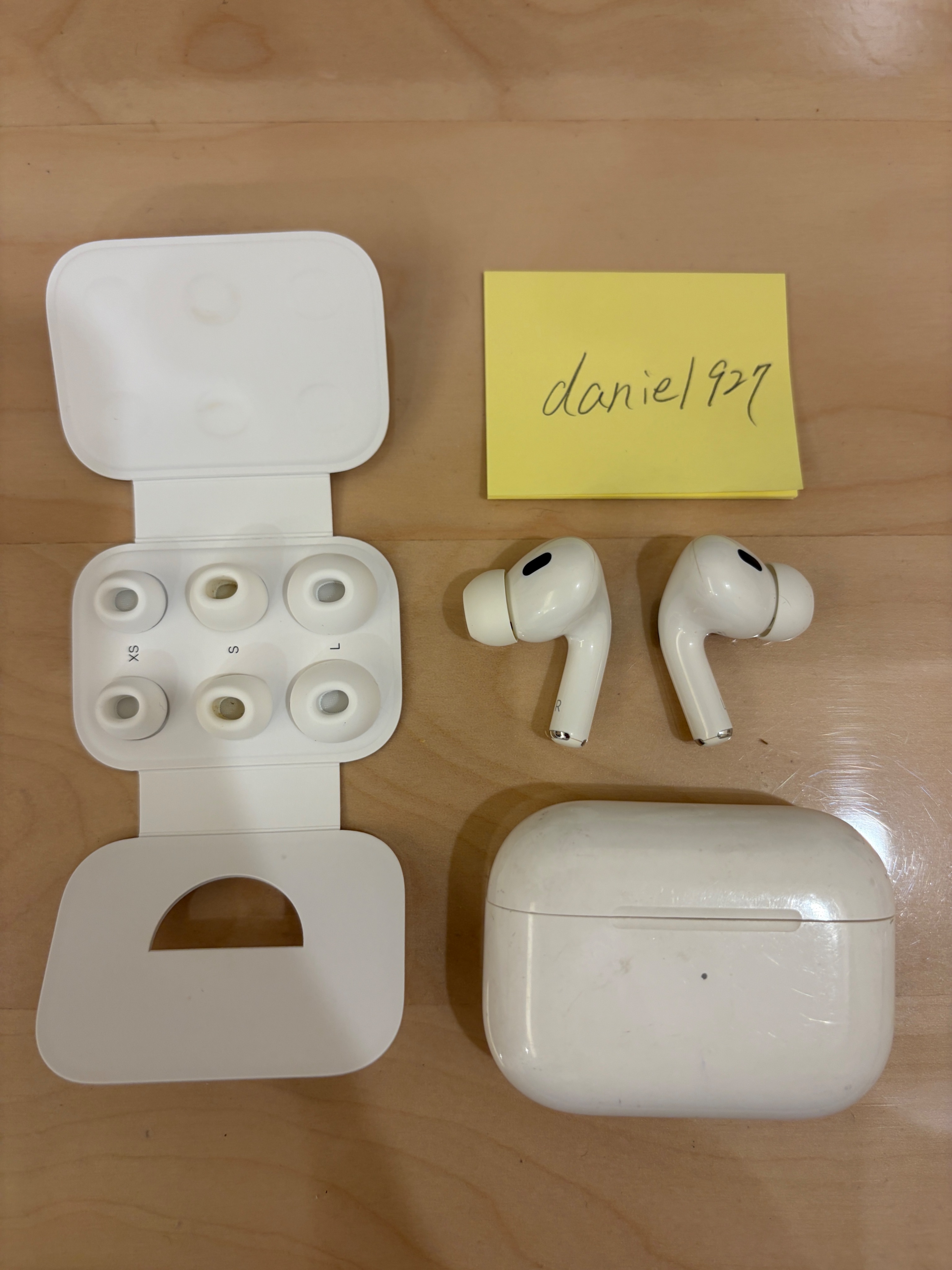 AirPods Pro 2 lightenings