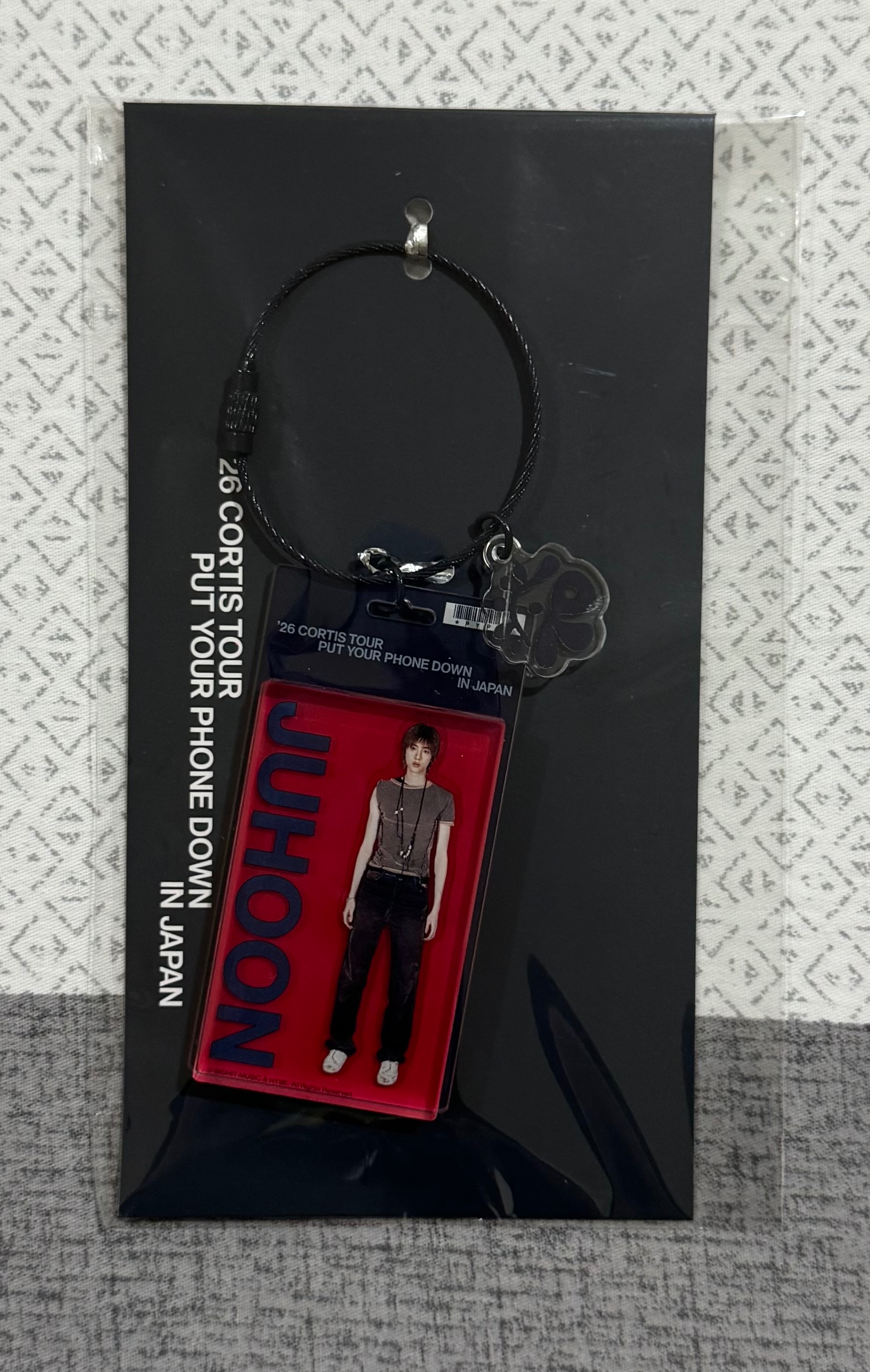 茹**[PUT YOUR PHONE DOWN IN JAPAN]ACRYLIC KEYRING