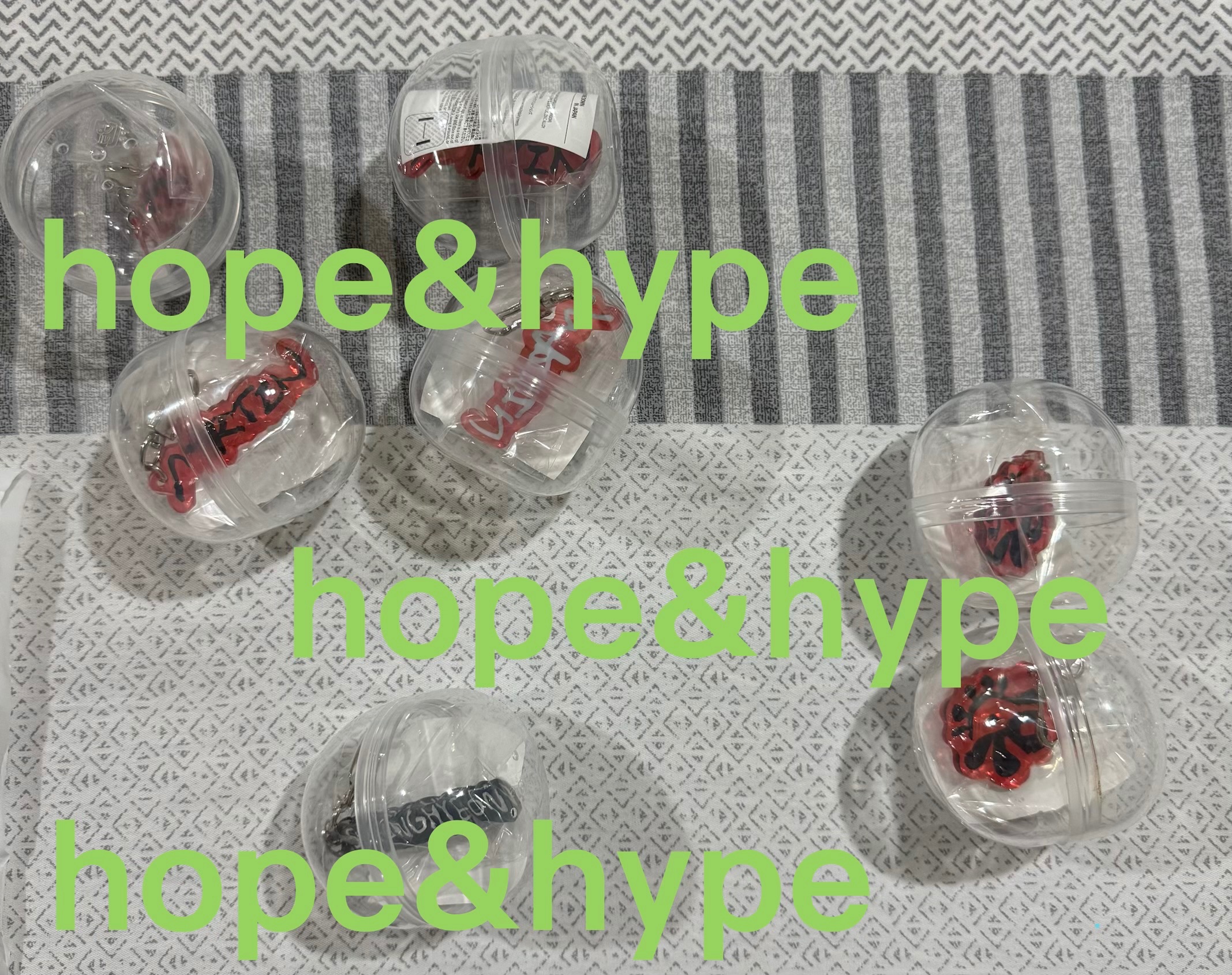 澀谷Tsutaya的CORTIS聯名咖啡廳原創商品＿扭蛋鑰匙圈