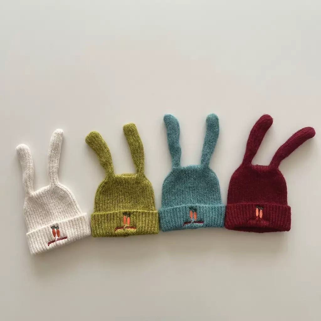刺繡紅蘿蔔長兔耳針織毛帽