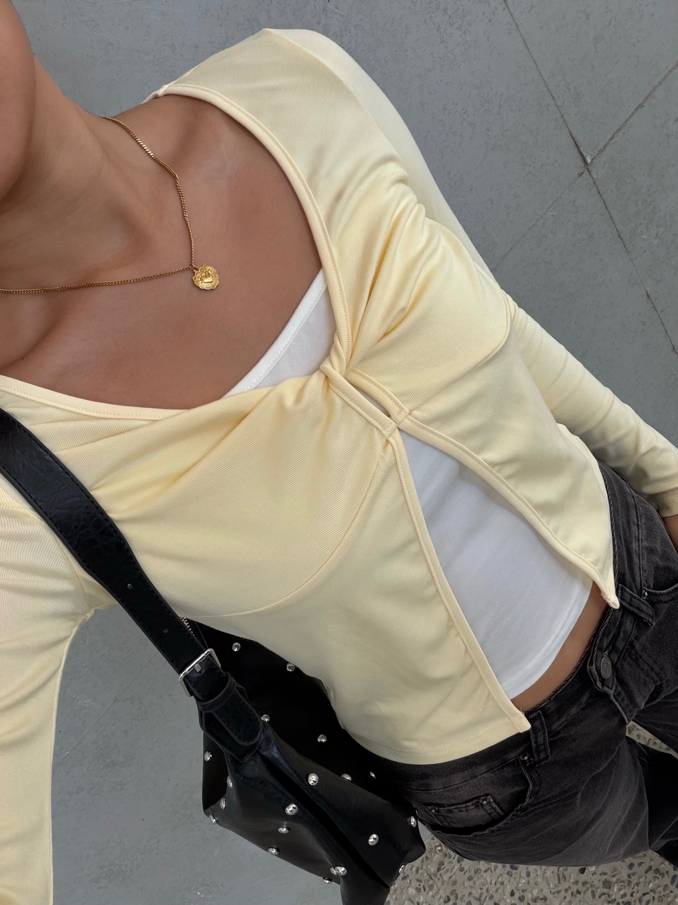 甜辣girl必收💛🖤 歐美 撞色 扭結 假兩件 長袖上衣